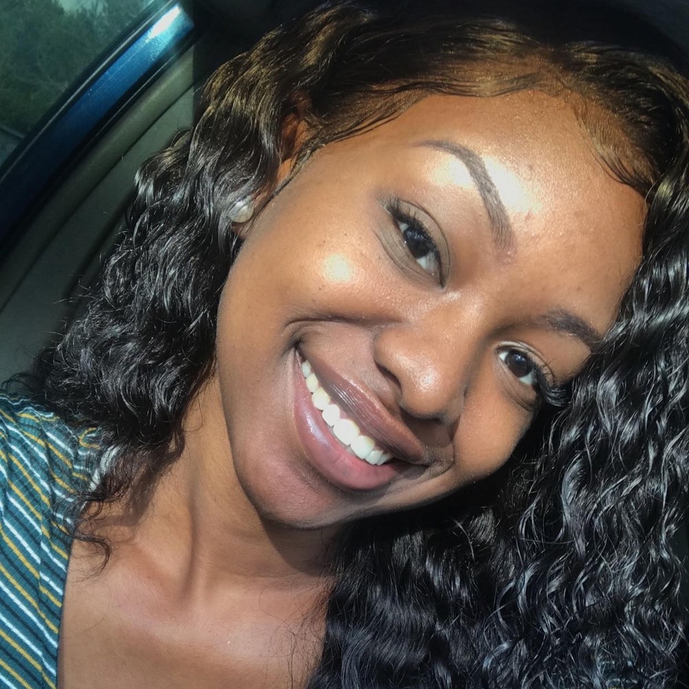 Meet your Posher, Iesha